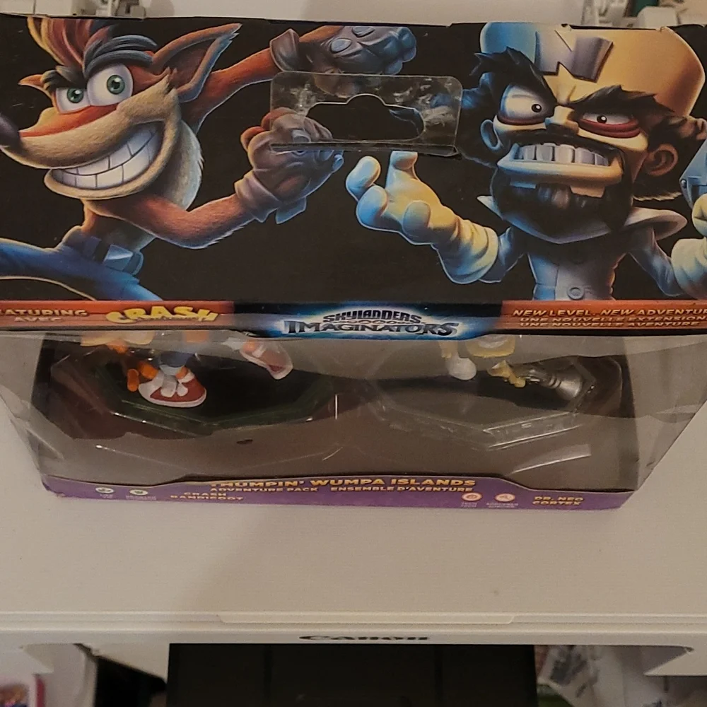 Collectable /Figures - Picture 2 of 4